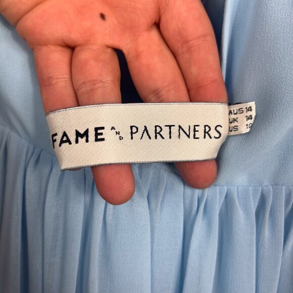 Fame and Partners Summer Angel Dress Size 10 Ice Blue Plunge‎ Slit Leg Gown Glam - Picture 3 of 12